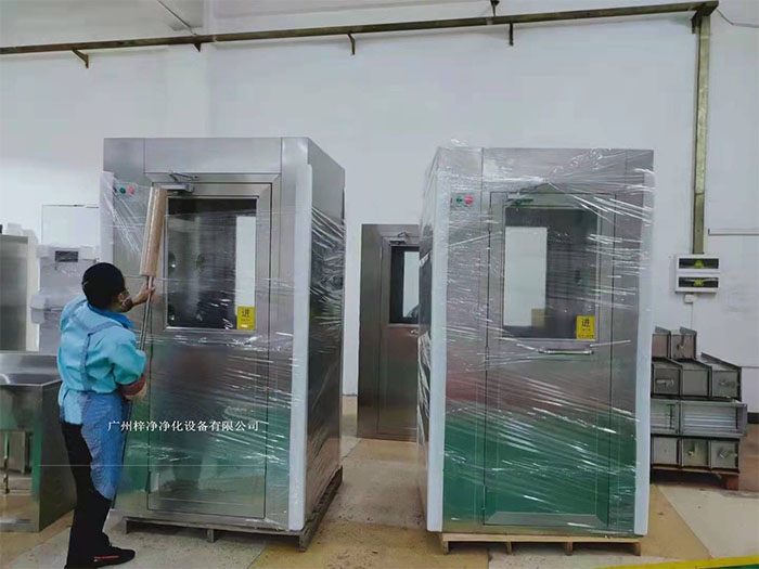風淋室在運輸前，應對風淋室進行徹底的清潔，并確保內部干燥